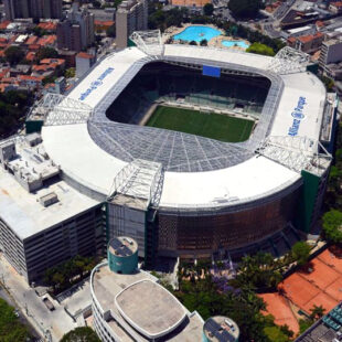 Curta alguns roteiros de futebol pelo Brasil