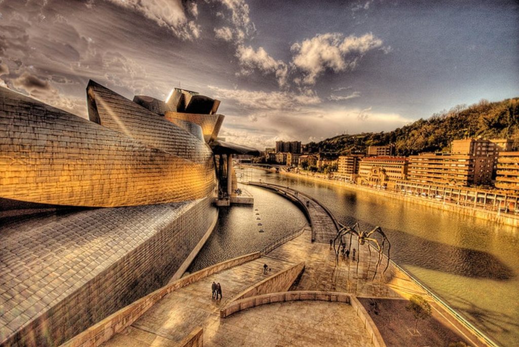 <p>Museu Guggenheim Bilbao</p>
