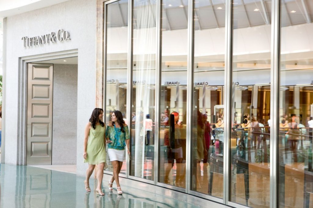 <p>Compras no Mall at Millenia</p>
