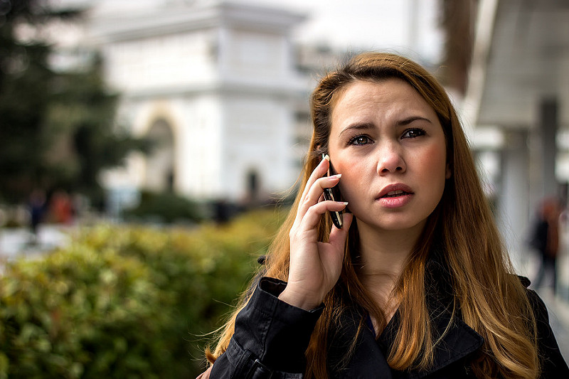 Como evitar gastos com telefonemas ao viajar