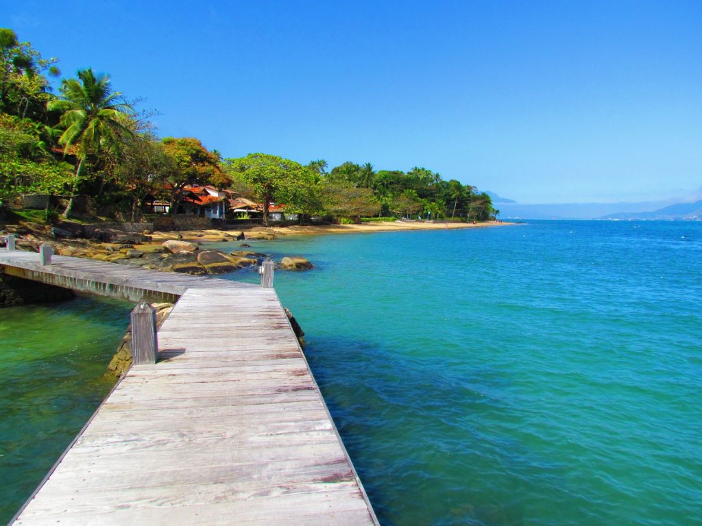 <p>Praia do Pinto</p>
