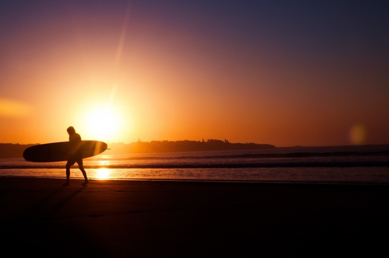 Os destinos mais populares e baratos para curtir o verão viajando