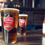 Marca oferece cerveja grátis para quem pegar chuva em Londres