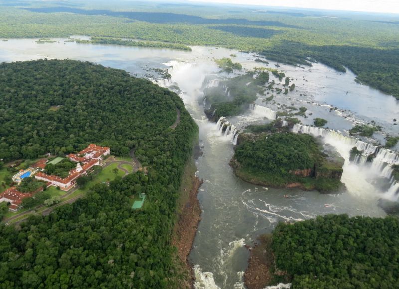 De cataratas a safári: confira o que fazer em Foz do Iguaçu