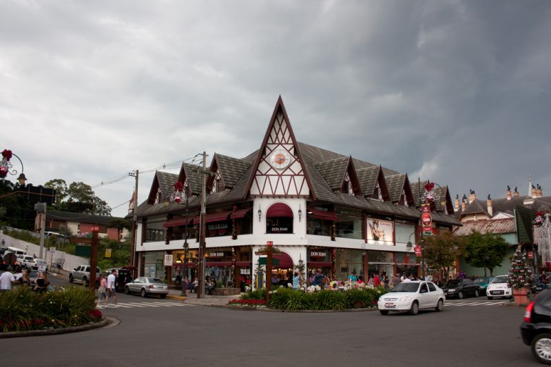 Gramado tem belas paisagens e programação especial para o Natal