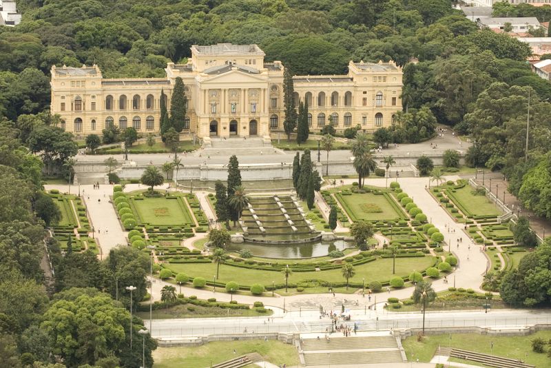 Voo panorâmico por São Paulo é boa opção de passeio