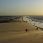 Águas cristalinas e esportes radicais em Jericoacoara