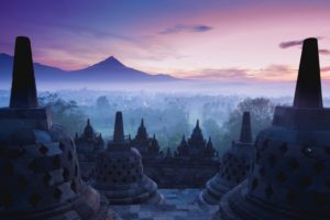 Templo Borobudur durante o nascer do Sol