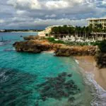 Conheça Anguilla, ilha de areia branquinha e mar azul