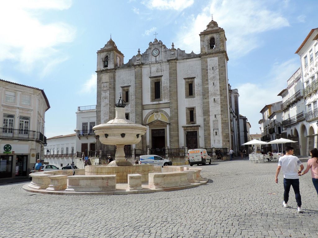 Conheça o Alentejo sobre duas rodas: diversão em Portugal