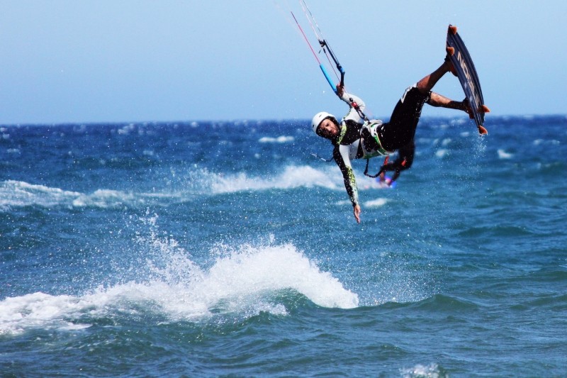 Kitesurfe: resort oferece aulas em Fortaleza