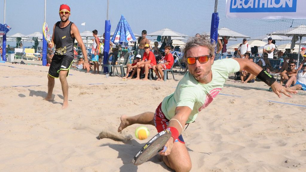 Praia de Copacabana recebe torneio de beach tennis