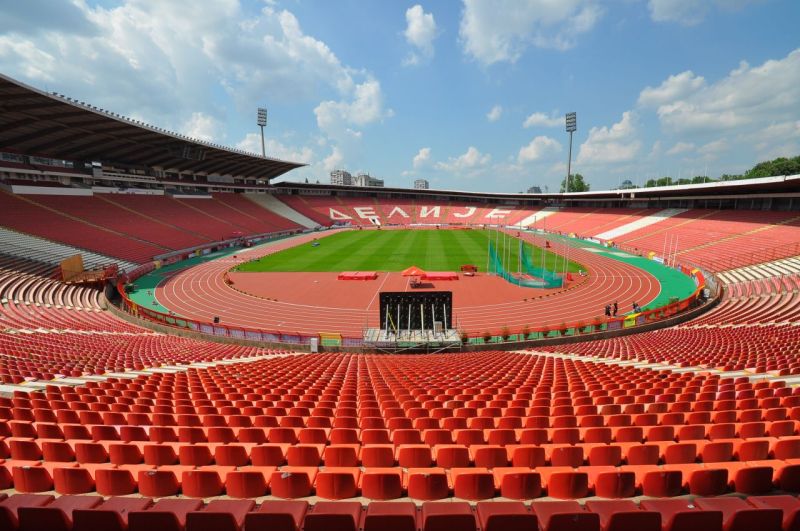 Estádio Estrela Vermelha, na Sérvia 