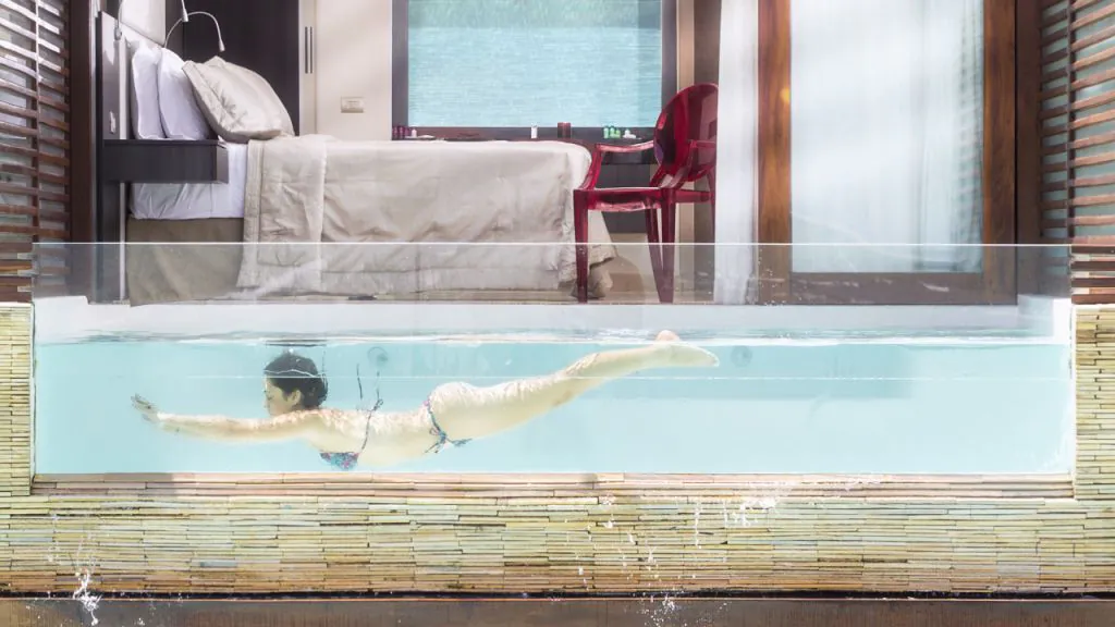 Sacada com piscina de quarto no Esssenza