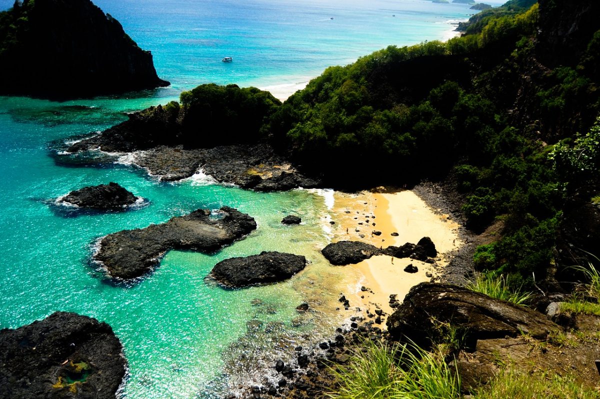 Fernando de Noronha é um dos melhores destinos para lua de mel no Brasil 