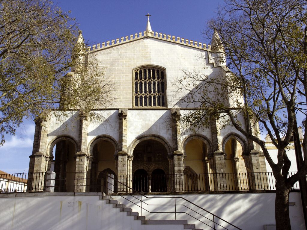 Capela dos Ossos é opção para o Halloween em Portugal