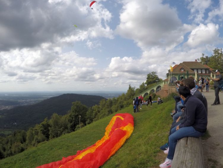 Paraquedas no Monte Mekur