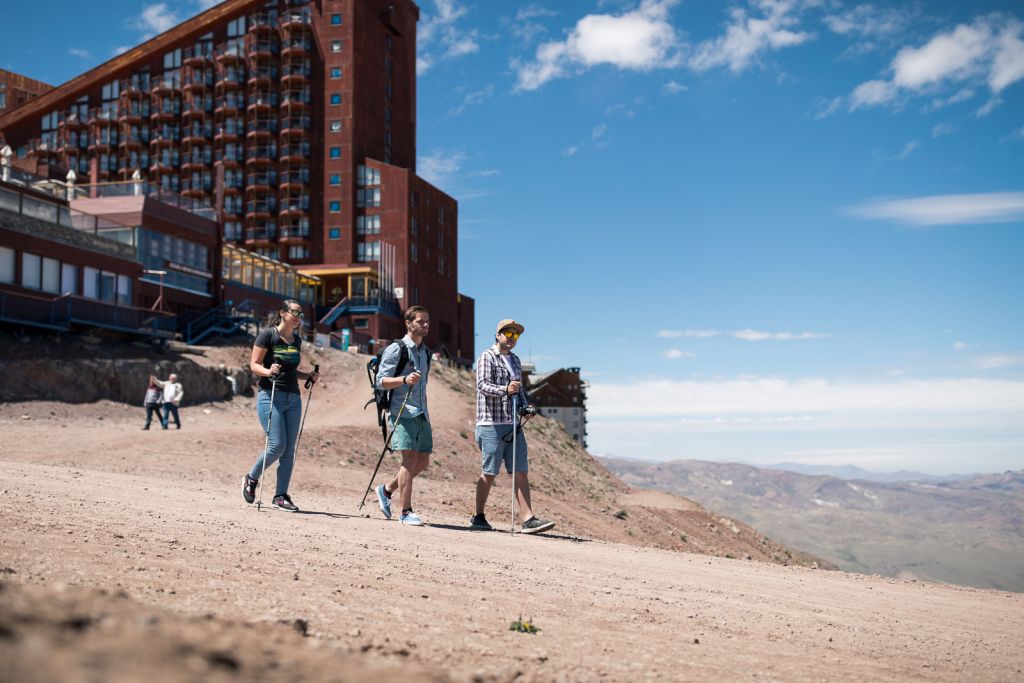 Valle Nevado anuncia novos roteiros de verão na Cordilheira dos Andes