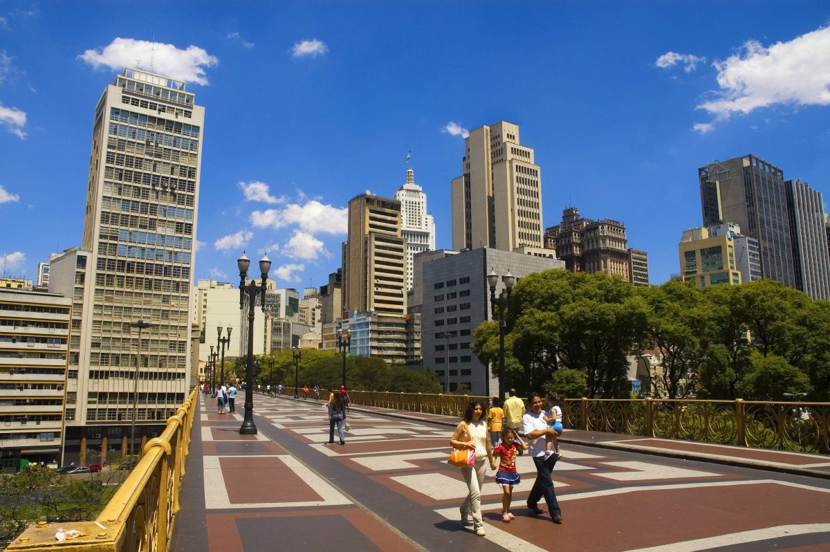 Tour gratuito leva turistas ao centro de São Paulo