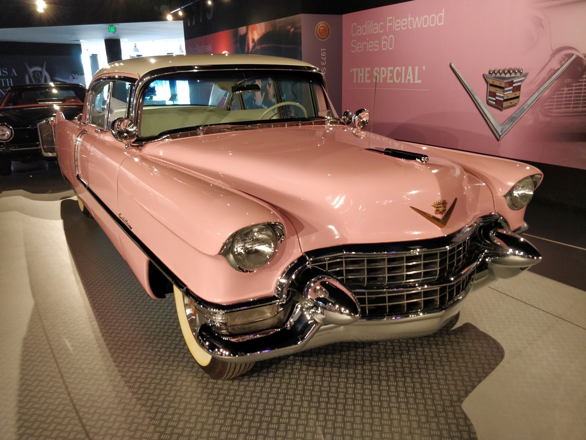 Museu do Elvis, em Memphis, exibe os incríveis carros do rei