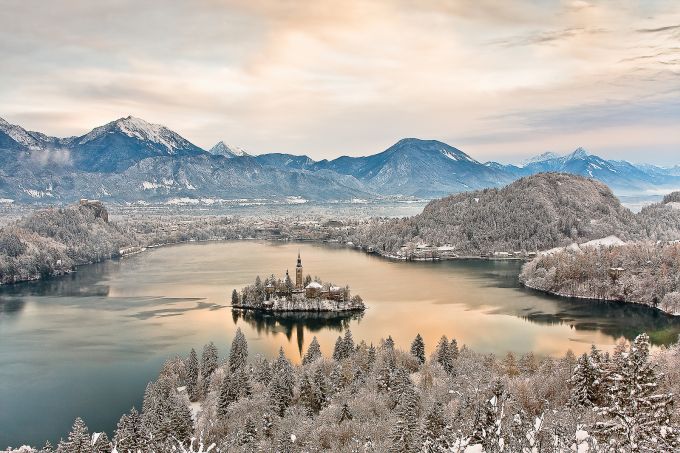 Lago Bled no inverno