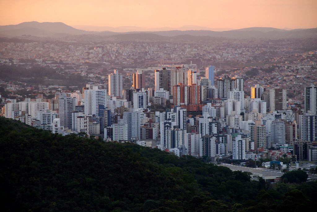 Vista de Belo Horizonte | <a href="https://www.flickr.com/photos/gord99/15817213162/">Gord McKenna</a> on <a href="https://visualhunt.com">Visualhunt.com</a> / <a href="http://creativecommons.org/licenses/by-nc-nd/2.0/"> CC BY-NC-ND</a>