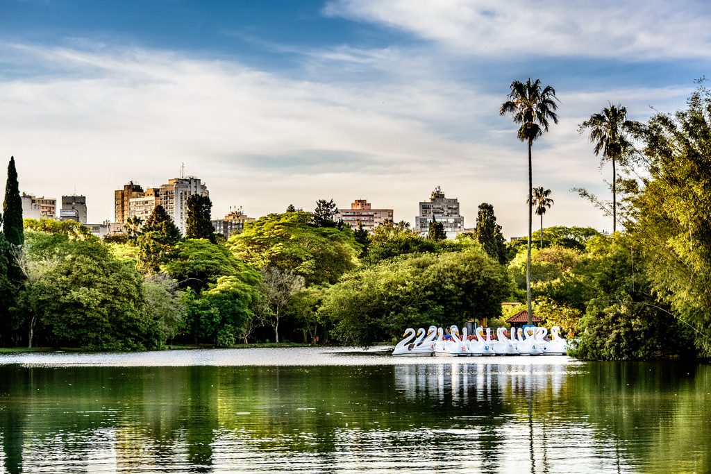 Vista de Porto Alegre | <a href="https://www.flickr.com/photos/eliezerpedroso/15686215099/">EliezerPedroso</a> on <a href="https://visualhunt.com/">Visualhunt</a> / <a href="http://creativecommons.org/licenses/by/2.0/"> CC BY</a>