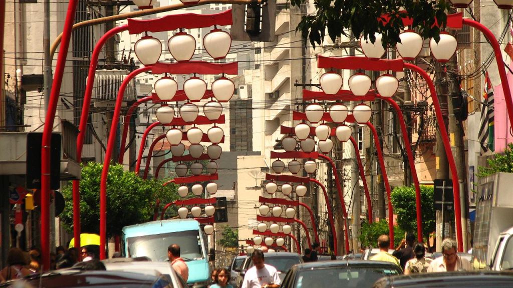 Curta o Ano Novo Chinês, na Liberdade, em São Paulo