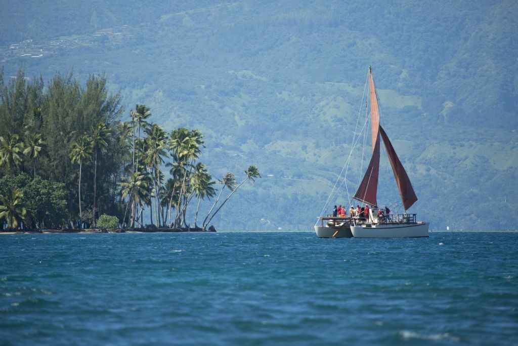 Embarcação no Tahiti | Divulgação 