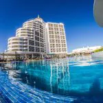 Resort em Punta del Este oferece pacote com promoção