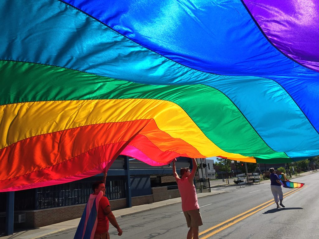 Bandeira com as cores do movimento | rosefirerising on Visual hunt / CC BY-NC-ND