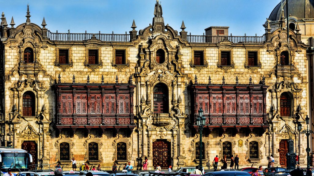 Vista do Palácio Arquiepiscopal de Lima | <a href="https://visualhunt.co/a1/a14329">Miradortigre</a> on <a href="https://visualhunt.com/re3/475c1c9b">Visualhunt.com</a> / <a href="http://creativecommons.org/licenses/by-nc/2.0/"> CC BY-NC</a>