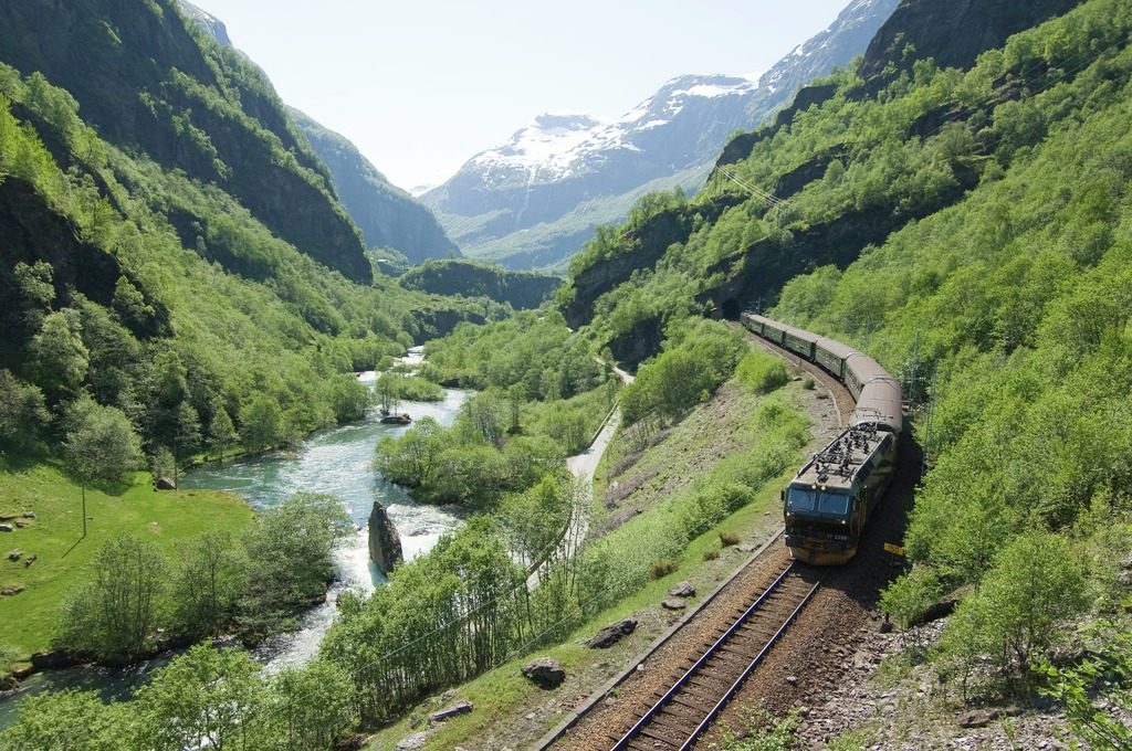 Trem na região dos fiordes | Divulgação 