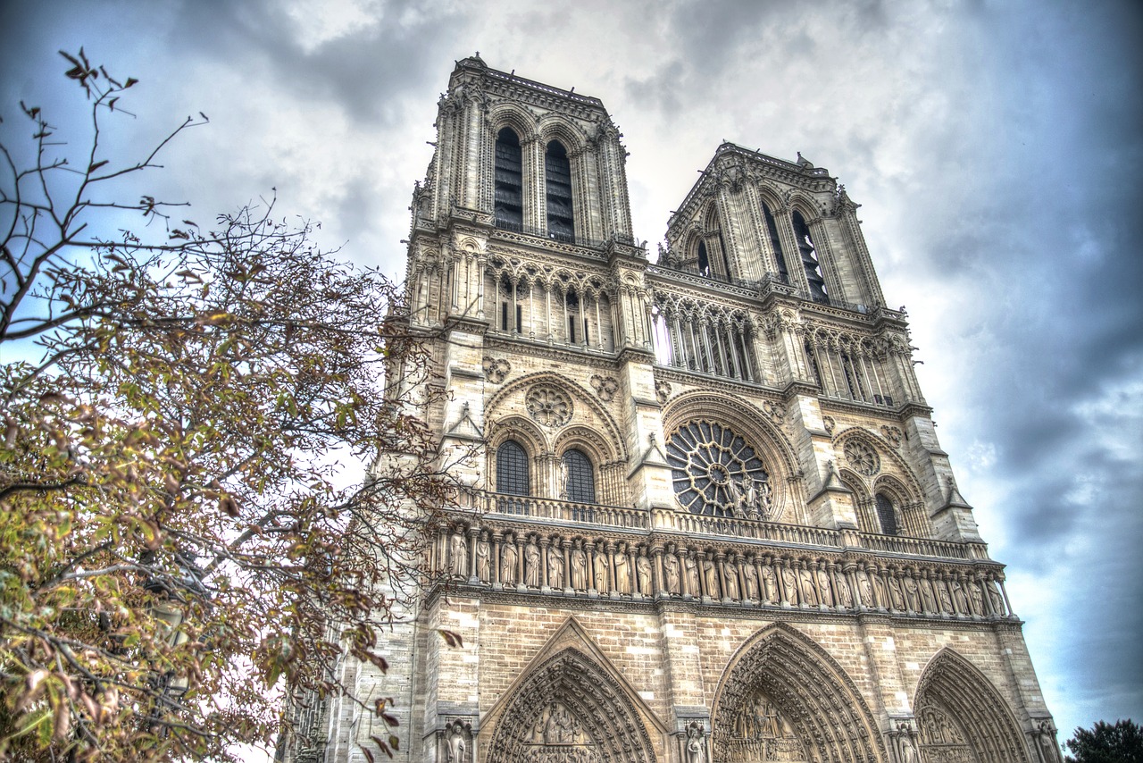 Conheça a história da Catedral de Notre-Dame, em Paris