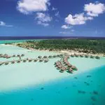 3 hotéis com bangalôs sobre as águas em Bora Bora