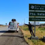 Casal transforma furgão em motorhome para viajar pela América do Sul