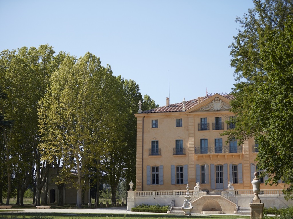 Verão na França: hotel oferece experiência sazonal