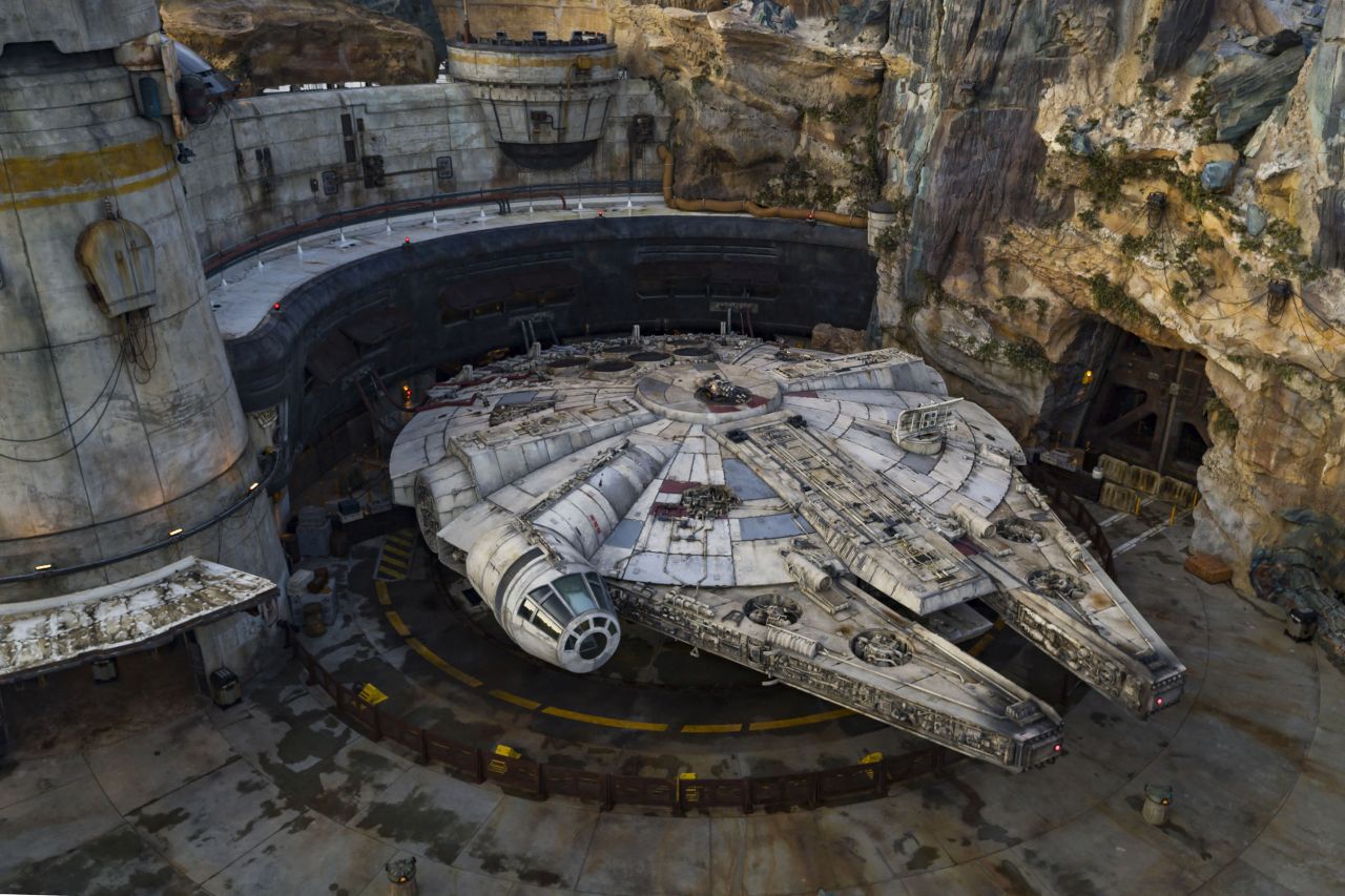 Como é Millennium Falcon: Smugglers Run, atração da Disney