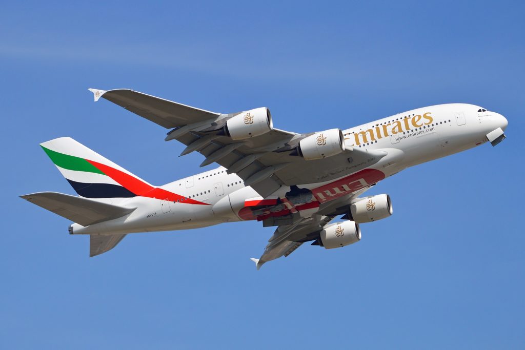 Emirates inicia testes de embarque biométrico em voos para os EUA