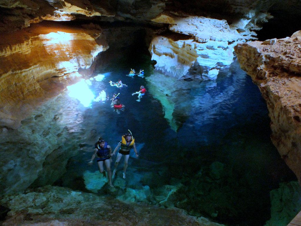 Conheça algumas das cavernas mais lindas do mundo