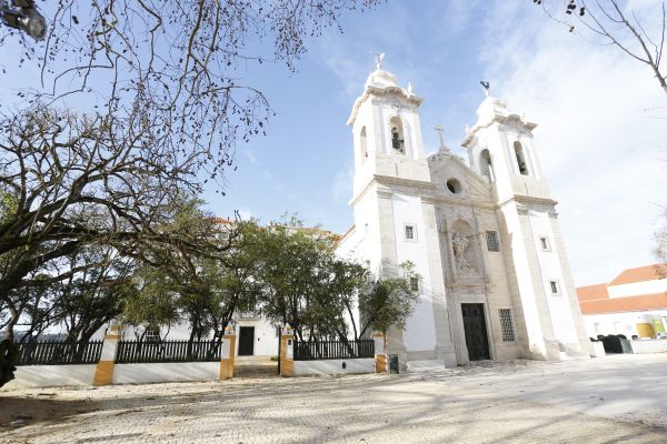 Uma opção é se casar na capela que tem nas proximidades | Divulgação 