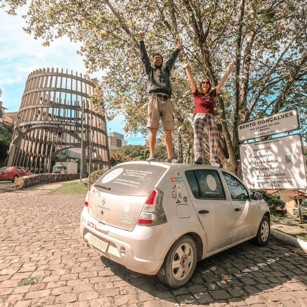 Foto do casal em Bento Gonçalves | Divulgação 