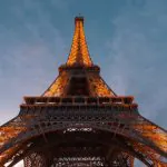 Torre Eiffel reabre ao público após três meses fechada