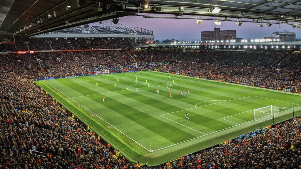 Old Trafford - Manchester, Inglaterra | Foto de Alex Motoc no Unsplash