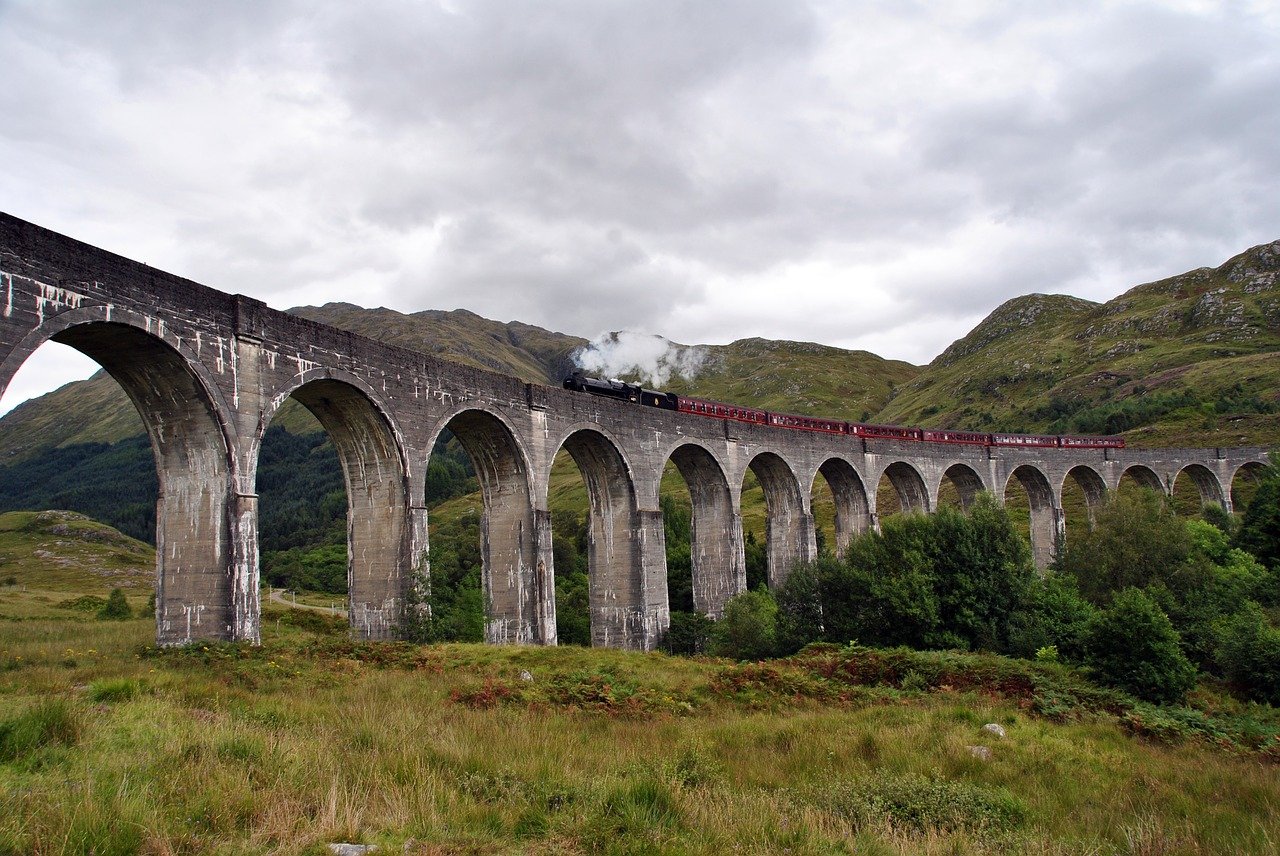 Viagem de trem: descubra as rotas clássicas da Grã-Bretanha