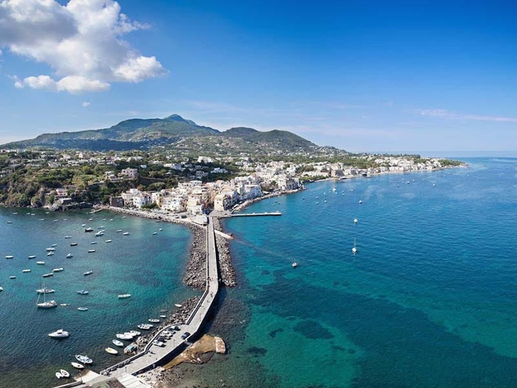 Conheça as ilhas da baía de Nápoles: Procida, Capri e Ischia