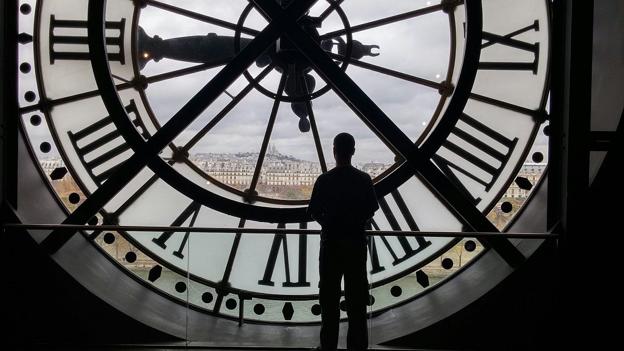 França mantém atividades turísticas suspensas até o fim de janeiro