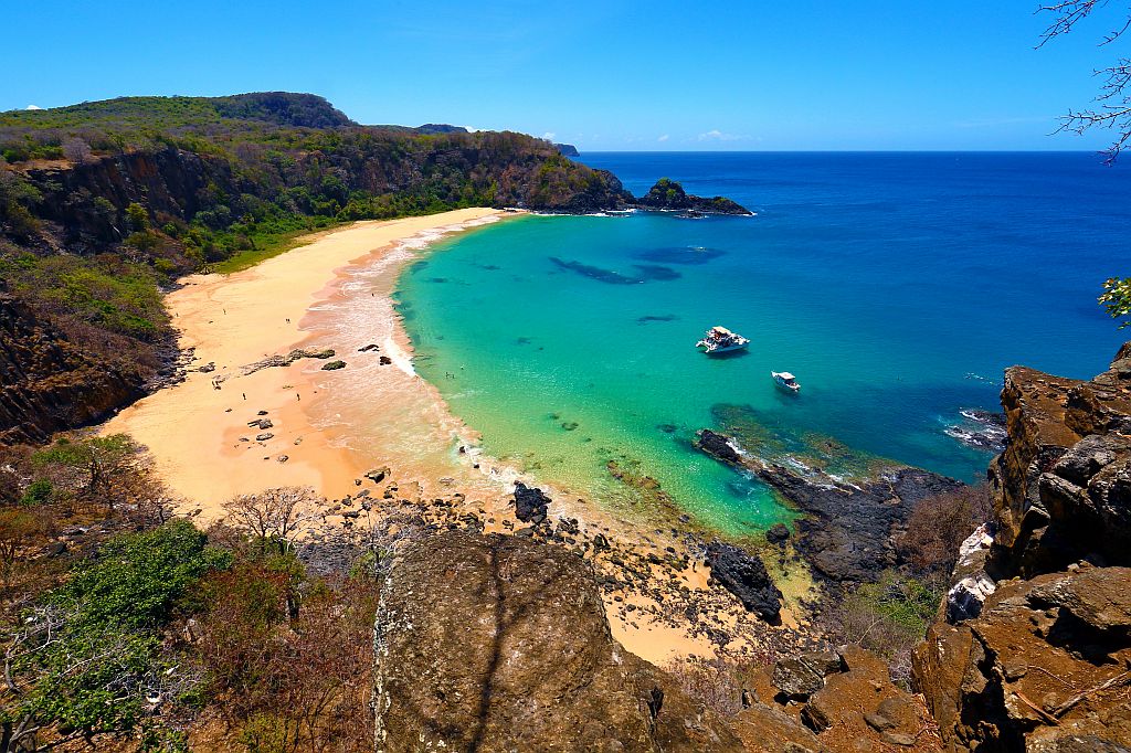 Fernando de Noronha libera música ao vivo em bares e restaurantes