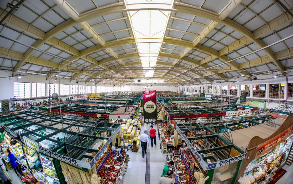 Mercado Municipal de Curitiba completa 63 anos