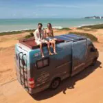 Casal brasileiro larga carreira para viajar de motorhome